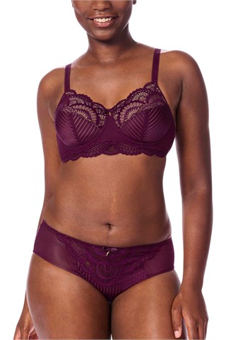 Karolina Brief Alt 1